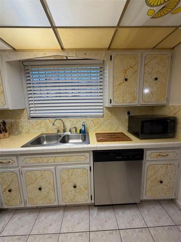 1712 SW 13th St, Miami, FL 33145