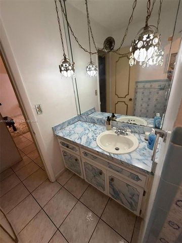 1712 SW 13th St, Miami, FL 33145