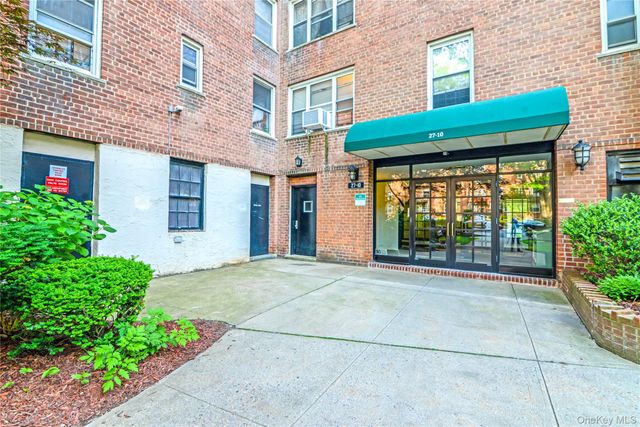 27-10 Parsons Boulevard 4B, Flushing, NY 11354