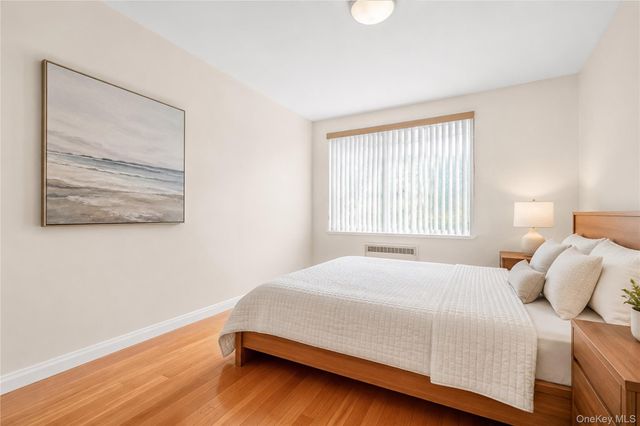 27-10 Parsons Boulevard 4B, Flushing, NY 11354
