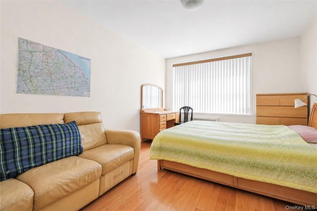 27-10 Parsons Boulevard 4B, Flushing, NY 11354