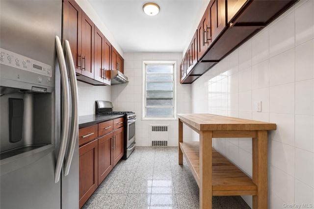 27-10 Parsons Boulevard 4B, Flushing, NY 11354