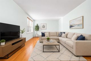 27-10 Parsons Boulevard 4B, Flushing, NY 11354