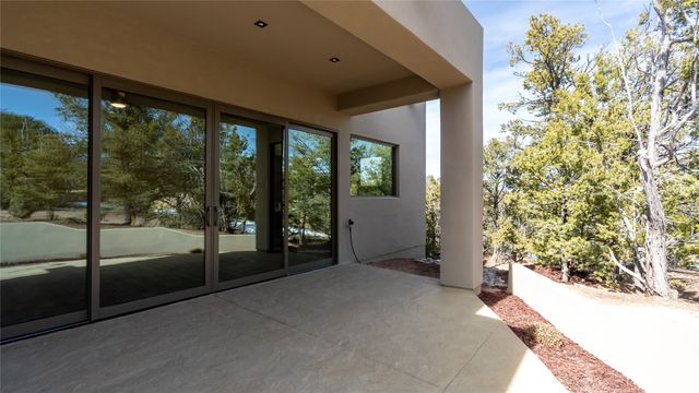 112 Valle Sereno, Santa Fe, NM 87506