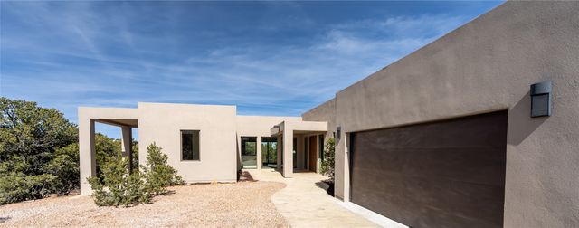 112 Valle Sereno, Santa Fe, NM 87506