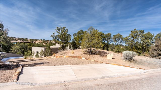 112 Valle Sereno, Santa Fe, NM 87506