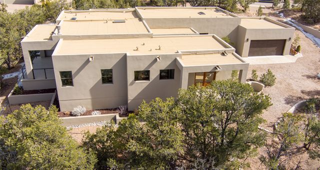 112 Valle Sereno, Santa Fe, NM 87506