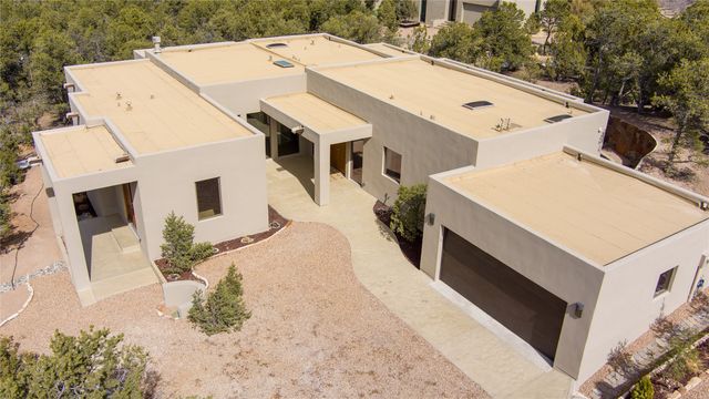 112 Valle Sereno, Santa Fe, NM 87506