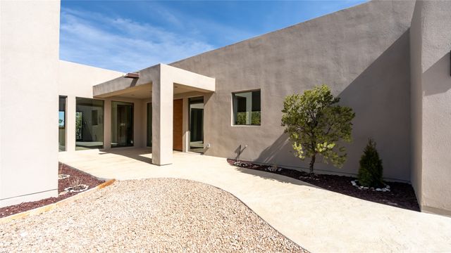 112 Valle Sereno, Santa Fe, NM 87506