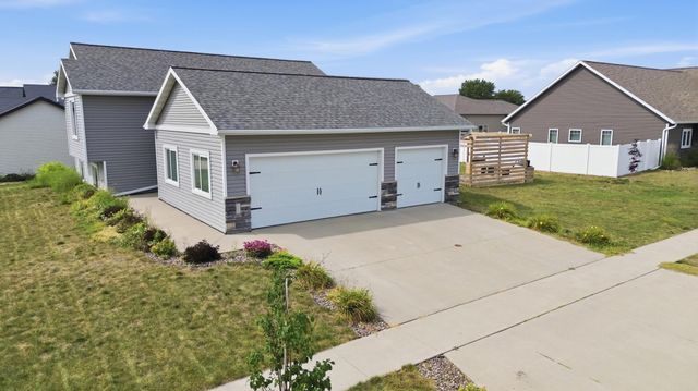 201 14th Avenue NW, Kasson, MN 55944
