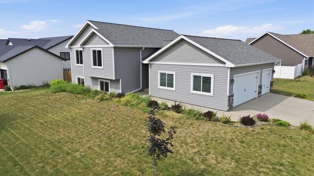 201 14th Avenue NW, Kasson, MN 55944