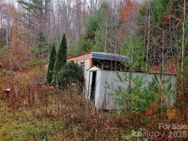 2701 Gouges Creek Road, Spruce Pine, NC 28777