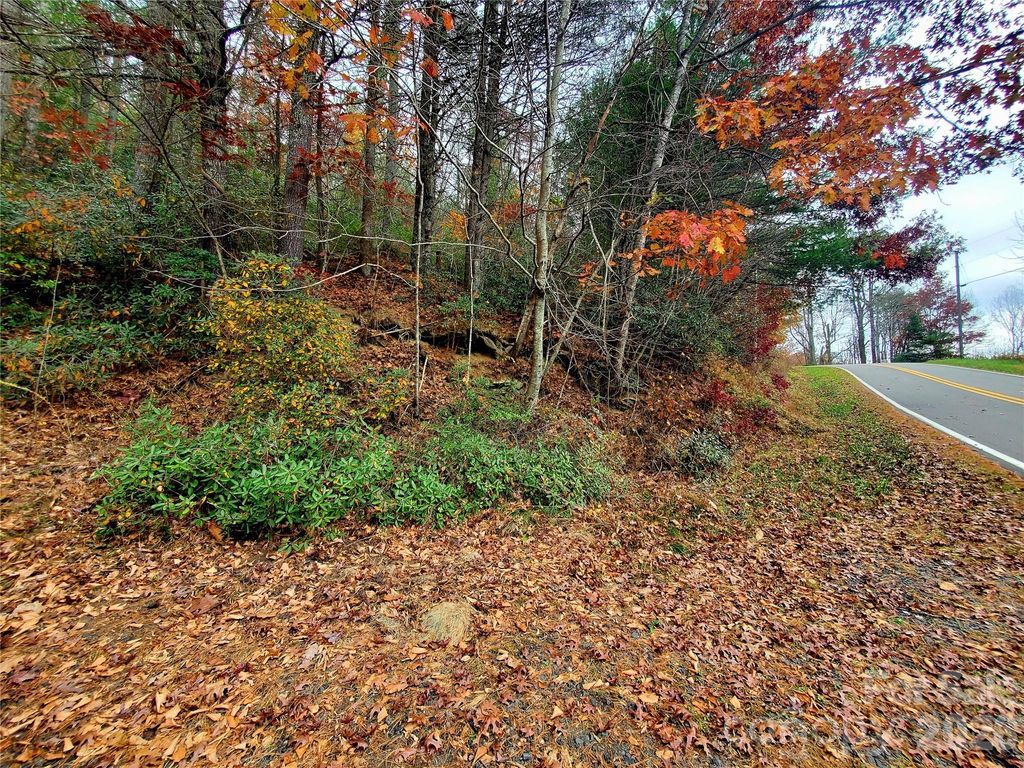 2701 Gouges Creek Road, Spruce Pine, NC 28777