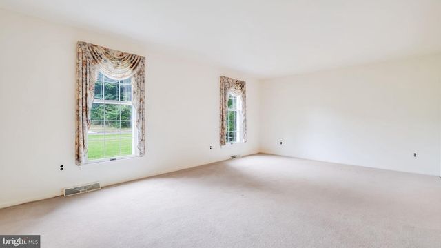 36 HARPER LN, North Wales, PA 19454