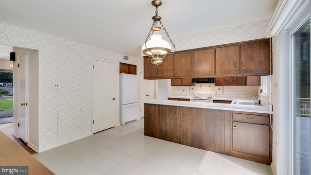 36 HARPER LN, North Wales, PA 19454