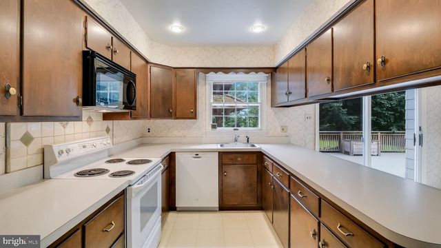 36 HARPER LN, North Wales, PA 19454