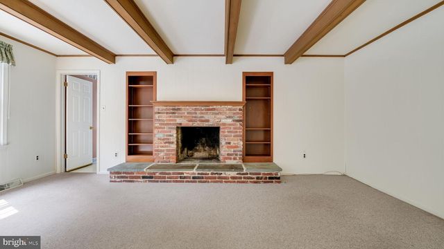 36 HARPER LN, North Wales, PA 19454