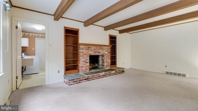 36 HARPER LN, North Wales, PA 19454