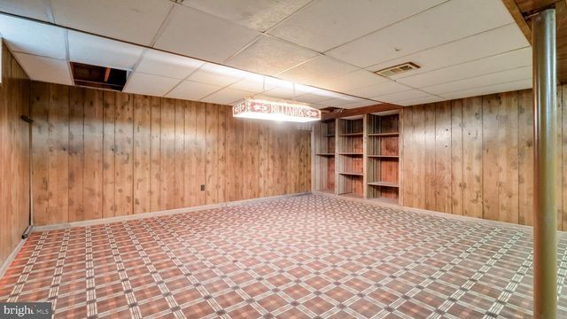 36 HARPER LN, North Wales, PA 19454