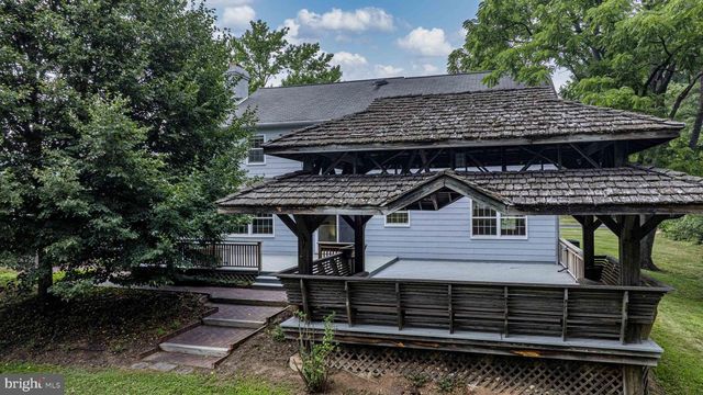 36 HARPER LN, North Wales, PA 19454