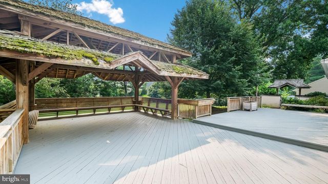 36 HARPER LN, North Wales, PA 19454