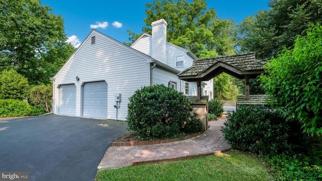 36 HARPER LN, North Wales, PA 19454
