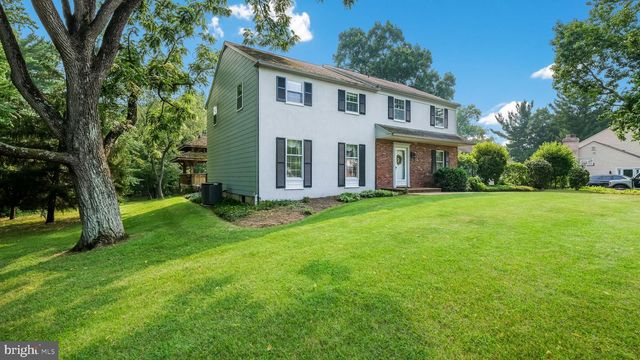 36 HARPER LN, North Wales, PA 19454
