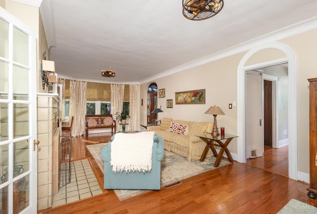 3903 Winding Way, Cincinnati, OH 45229