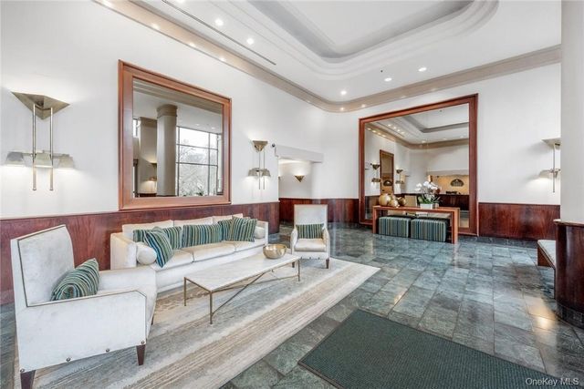 35 N Chatsworth Avenue 3V, Larchmont, NY 10538