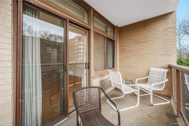 35 N Chatsworth Avenue 3V, Larchmont, NY 10538