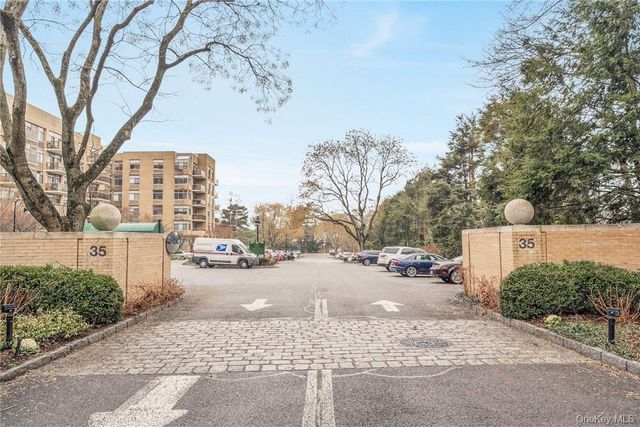 35 N Chatsworth Avenue 3V, Larchmont, NY 10538