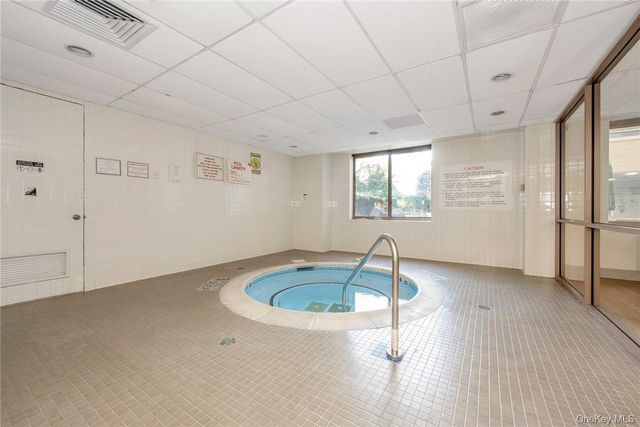 35 N Chatsworth Avenue 3V, Larchmont, NY 10538