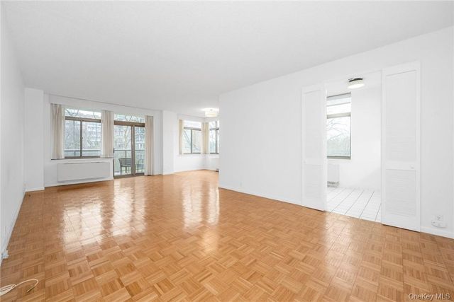 35 N Chatsworth Avenue 3V, Larchmont, NY 10538