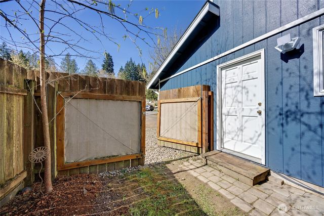 1050 NE Coco Court, Bremerton, WA 98311