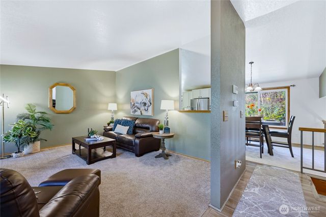 1050 NE Coco Court, Bremerton, WA 98311