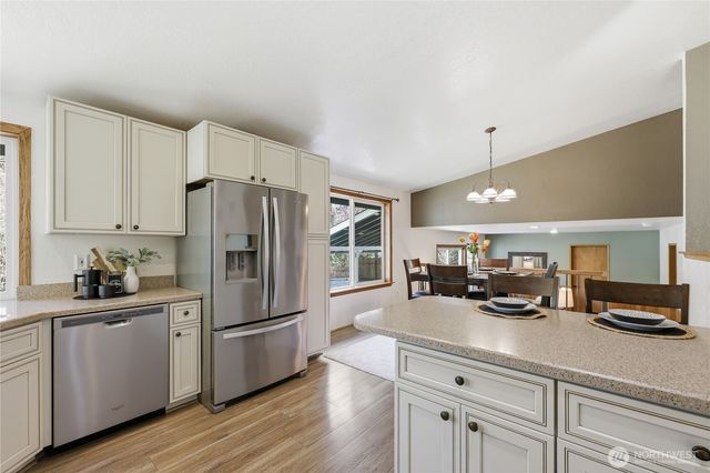 1050 NE Coco Court, Bremerton, WA 98311