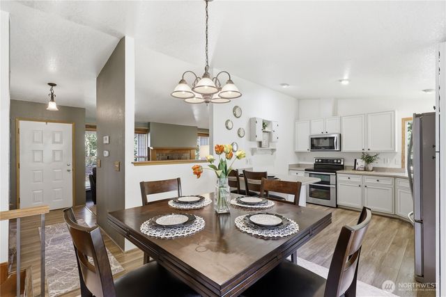 1050 NE Coco Court, Bremerton, WA 98311