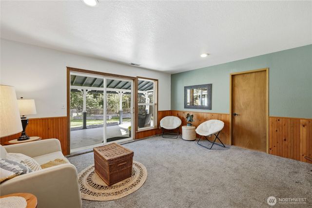 1050 NE Coco Court, Bremerton, WA 98311