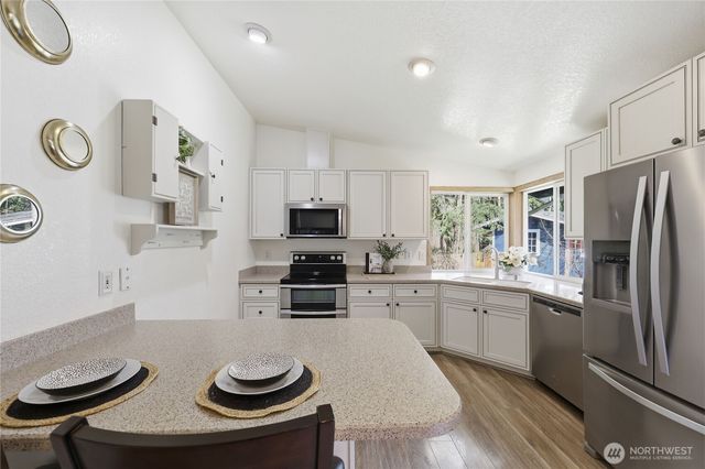 1050 NE Coco Court, Bremerton, WA 98311