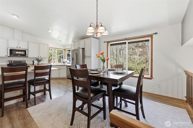 1050 NE Coco Court, Bremerton, WA 98311