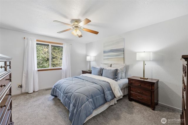 1050 NE Coco Court, Bremerton, WA 98311