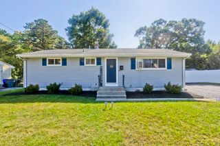 35 Roosevelt Boulevard, Enfield, CT 06082