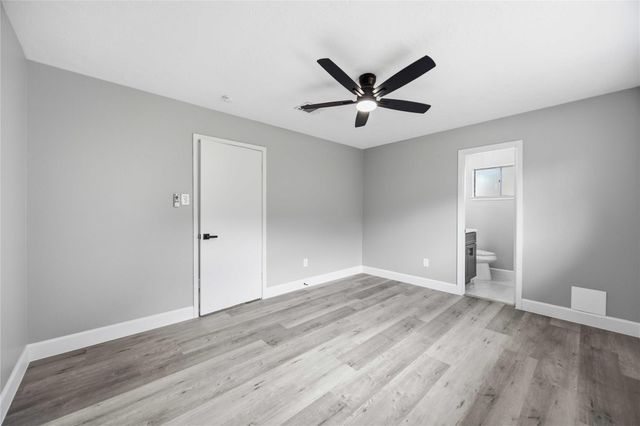 9710 Willow Wood Lane, Houston, TX 77086