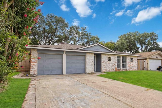 9710 Willow Wood Lane, Houston, TX 77086