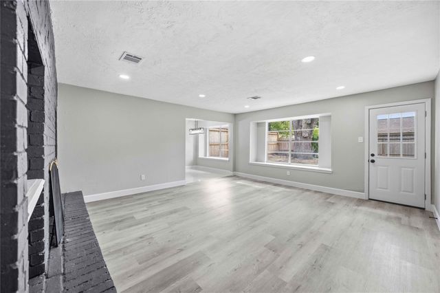 9710 Willow Wood Lane, Houston, TX 77086