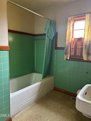 1615 Preston Street, Burlington, NC 27217