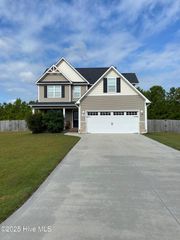 309 Basil Court, Hubert, NC 28539