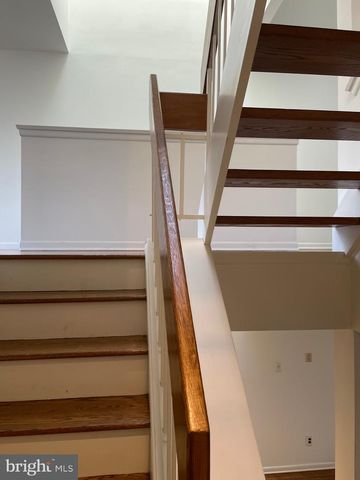 23 RICHARD CT, Princeton, NJ 08540