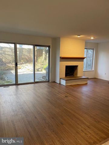 23 RICHARD CT, Princeton, NJ 08540