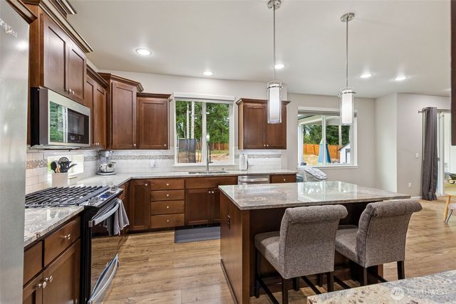4921 Skylark Street NE, Lacey, WA 98516
